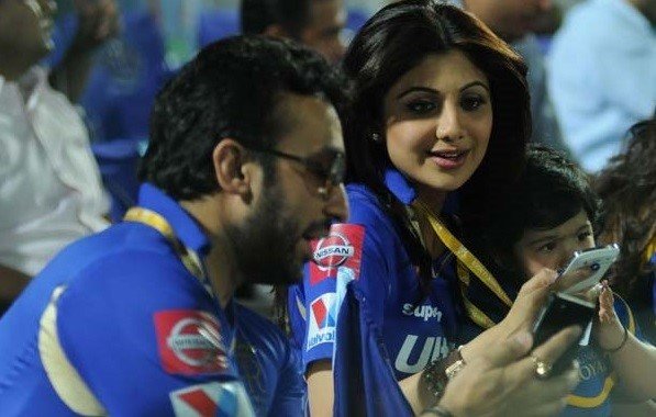 Shilpa Shetty with her husband watching IPL match